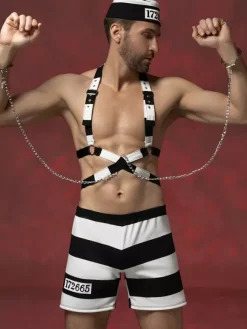Costume de prisonnier pour homme : ensemble short harnais rayé et chapeau à chaîne tenue d'Halloween ou de boîte de nuit