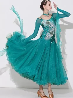 Costumes de danse de salon vert femmes Sexy Transparente col Bateau robe en Polyester fleurs strass vêtements de danse en couches