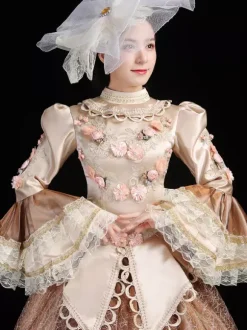 Costumes rétro champagne pour femmes ensemble en polyester à volants brodés robe chapeau costume rétro Marie-Antoinette robe de bal masqué