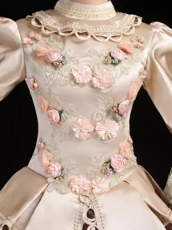 Costumes rétro champagne pour femmes ensemble en polyester à volants brodés robe chapeau costume rétro Marie-Antoinette robe de bal masqué