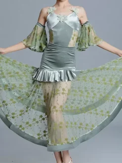 Costumes de danse de salon vert pour fille en lycra et élasthanne à volants
