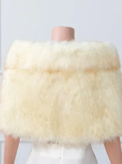 Couverture de mariage en fausse fourrure  hauts beiges  couverture de mariée