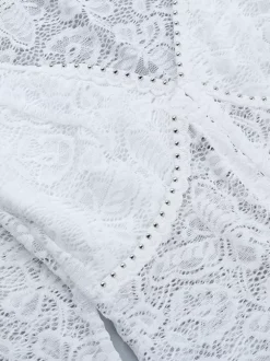 Crop top en dentelle florale pour femme - Chemisier blanc élégant à manches longues col en V et coupe ajustée - Tenue de soirée printanière 2026