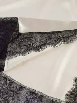 Débardeur abricot à bretelles fines col en dentelle dos nu chic pour femme