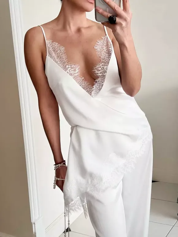 Débardeur blanc à bretelles fines et dentelle bretelles réglables chic pour femme