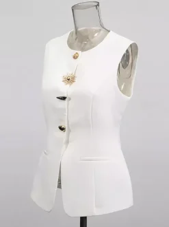 Débardeur blanc à col bijou et boutons chics pour femmes