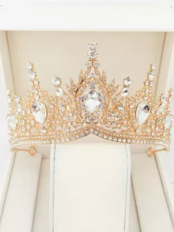 Diadèmes rouges pour femmes ornés de pierres synthétiques style reine/princesse. Accessoire idéal pour les soirées masquées royales.