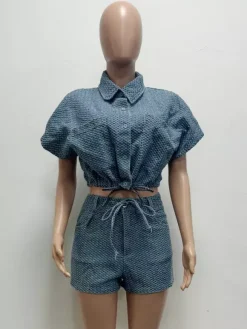 Ensemble 2 pièces en denim gaufré pour femme - Haut court bleu à manches courtes et short à nouer sur le devant - Tenues décontractées d'été 2026