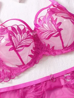Ensemble de lingerie 3 pièces en dentelle florale rose vif avec porte-jarretelles