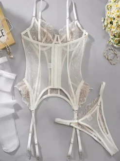 Ensemble de lingerie 3 pièces en dentelle florale transparente avec jarretière et corset
