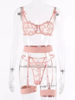 Ensemble de lingerie 3 pièces avec soutien-gorge et culotte rouges à lacets transparents