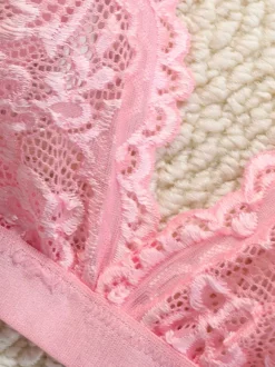 Ensemble de lingerie sexy 2 pièces à imprimé floral avec boutons transparents et soutien-gorge et culotte roses