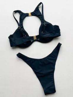 Ensemble de maillots de bain et cache-maillots noirs sexy à lacets et dos nu. Maillot de bain d'été
