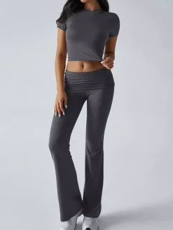 Ensemble de yoga deux pièces pour femme - Haut court à manches courtes et coupe ajustée et pantalon évasé - Tenue de sport et de détente été 2026