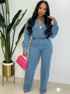 Ensemble deux pièces en denim texturé pour femme - Chemise bleue courte décontractée à cordon de serrage et pantalon large - Collection streetwear printemps 2026