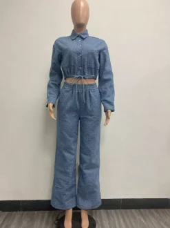 Ensemble deux pièces en denim texturé pour femme - Chemise bleue courte décontractée à cordon de serrage et pantalon large - Collection streetwear printemps 2026