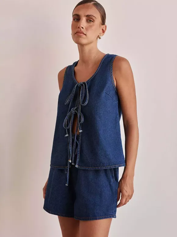 Ensemble deux pièces en denim pour femme - Haut sans manches bleu décontracté à nouer sur le devant et short assorti - Tenues streetwear d'été 2026