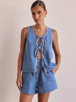 Ensemble deux pièces en denim pour femme - Haut sans manches bleu décontracté à nouer sur le devant et short assorti - Tenues streetwear d'été 2026