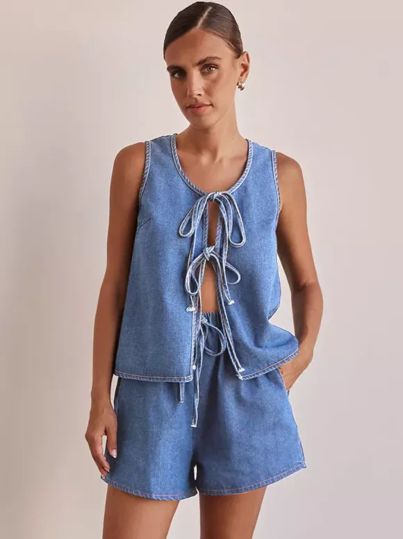 Ensemble deux pièces en denim pour femme - Haut sans manches bleu décontracté à nouer sur le devant et short assorti - Tenues streetwear d'été 2026