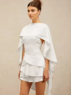 Ensemble deux pièces en satin abricot élégant manteau et jupe