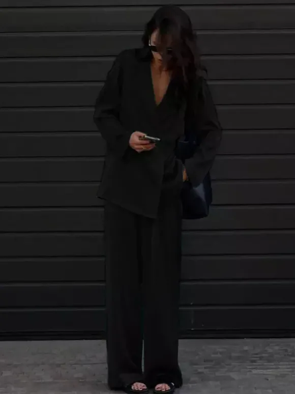 Ensemble deux pièces en satin pour femme blazer et pantalon collection printemps 2026