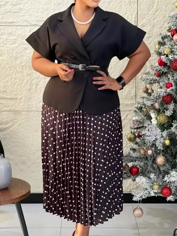 Ensemble deux pièces noir à pois style streetwear décontracté jupe à manches courtes et col rabattu