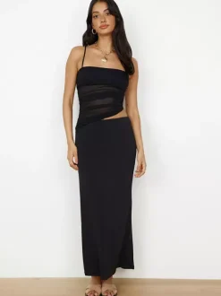 Ensemble deux pièces noir streetwear décontracté haut sans manches plissé à bretelles et col montant.