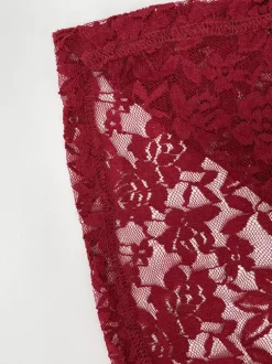 Ensemble deux pièces noir décontracté en dentelle jupe asymétrique plissée sans manches à une épaule.