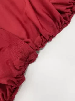 Ensemble deux pièces noir décontracté en dentelle jupe asymétrique plissée sans manches à une épaule.