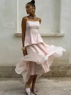 Ensemble deux pièces rose chic quotidien en velours à bretelles sans manches dos nu haut et jupe d'été.