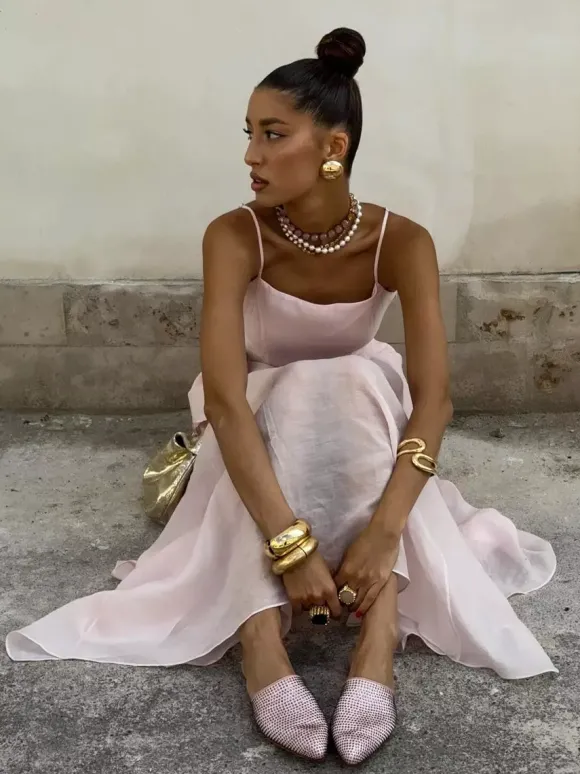 Ensemble deux pièces rose chic quotidien en velours à bretelles sans manches dos nu haut et jupe d'été.