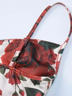 Ensemble deux pièces rouge décontracté à imprimé floral style streetwear en polyester bretelles col et jupe sans manches.