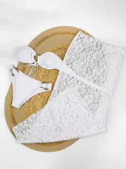 Ensemble maillot de bain et cache-maillot blanc sexy en dentelle à 艙illets jupe longue sans manches et soutien-gorge dos nageur.