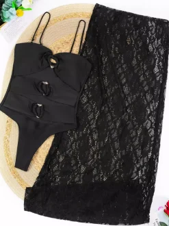 Ensemble maillot de bain noir sexy en dentelle sans bretelles dos nu jupe longue et soutien-gorge.