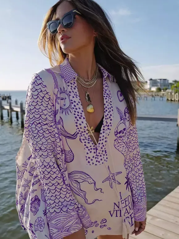 Ensemble pyjama en satin imprimé pour femme - Chemise à manches longues et col en V à motif côtier et short - Soirée croisière d'été 2026