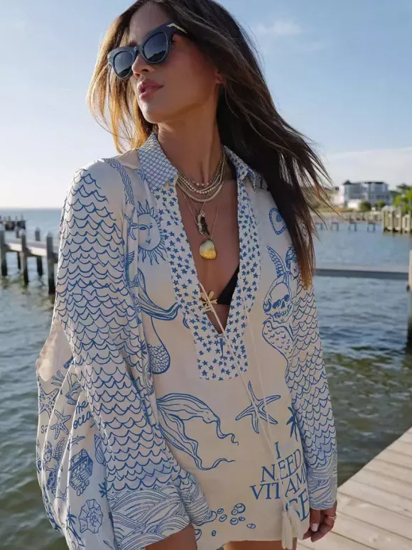 Ensemble pyjama en satin imprimé pour femme - Chemise à manches longues et col en V à motif côtier et short - Soirée croisière d'été 2026