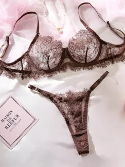 Ensemble soutien-gorge et culotte deux pièces en dentelle marron