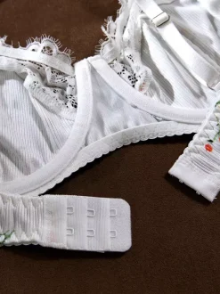 Ensemble soutien-gorge et culotte deux pièces en dentelle blanche à imprimé floral pour la mariée