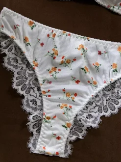 Ensemble soutien-gorge et culotte deux pièces en dentelle blanche à imprimé floral pour la mariée