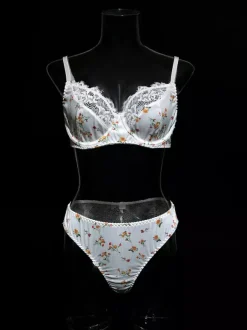 Ensemble soutien-gorge et culotte deux pièces en dentelle blanche à imprimé floral pour la mariée