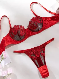 Ensemble soutien-gorge et culotte deux pièces en dentelle noire à volants