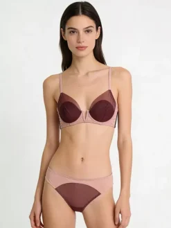 Ensemble soutien-gorge et culotte deux pièces rose fuchsia découpé