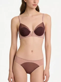 Ensemble soutien-gorge et culotte deux pièces rose fuchsia découpé
