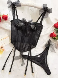 Ensemble soutien-gorge et culotte sexy noir 2 pièces avec découpes
