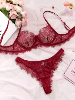 Ensemble soutien-gorge et culotte blancs en dentelle de mariée deux pièces