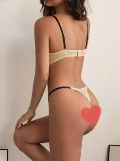 Ensemble soutien-gorge et culotte en dentelle transparente bicolore à motif floral deux pièces.