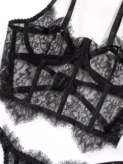 Ensemble soutien-gorge et culotte deux pièces en dentelle noire à volants