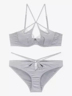 Ensemble soutien-gorge et culotte noirs en dentelle à bretelles croisées deux pièces de lingerie
