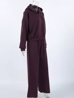 Ensemble athleisure pour femmes actives - Survêtement prune à capuche et fermeture éclair jambes larges - Collection printemps 2026 - Vêtements de yoga et de détente