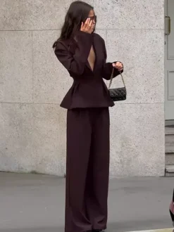 Ensemble blazer péplum marron foncé pour femme - Pantalon large à taille plissée et coupe slim - Tenue de bureau printemps 2026